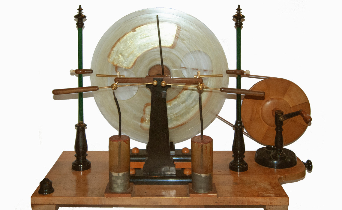 Machine de Holtz, 19e siècle, collection Daniel Guyez