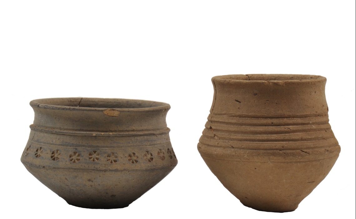 Collection Caranda : vases d'offrande, terre cuite, époque mérovingienne (5e-milieu 8e siècle).
